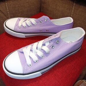 Canvas Lavender Tennis Shoes Size 6 NWOT